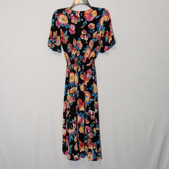 KORMEI Multi-Colored Floral, Short Sleeve High-Low Faux Wrap Midi Dress; Size S - Picture 4 of 7